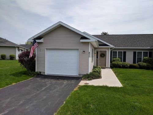 435 Hawley Dr, Canandaigua, NY 14424-2381