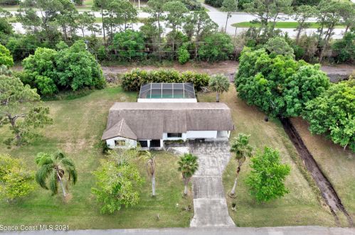 1191 Blossom Dr, Sebastian, FL 32958-5111
