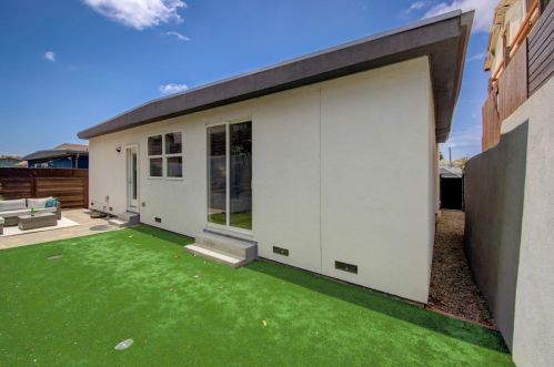 2624 Inyo Ave, Oakland CA  94601-1324 exterior