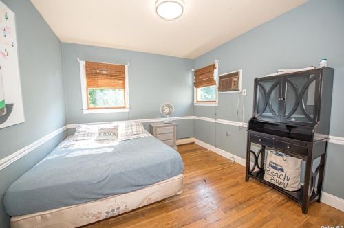 30 Vine Ln, Elwood NY  11731-3210 exterior