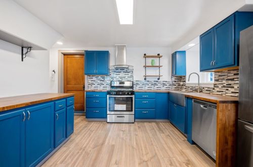 1818 Westmont Ave, Pittsburgh PA 15210-3854 exterior