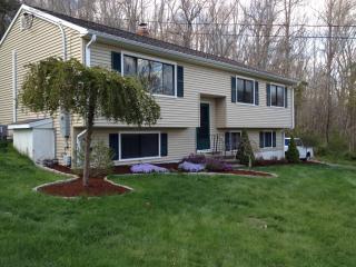 343 Strongtown Rd, Southbury, CT 06488-2445