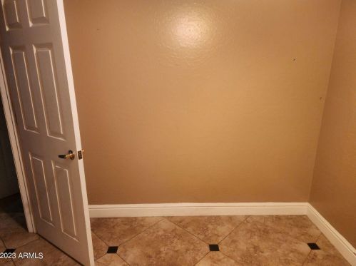 8314 Berridge Ln, Glendale, AZ 85305-2554