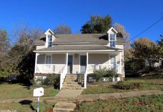 102 Third St, Hardy, AR 72542-9426