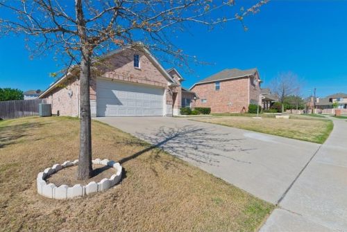 913 Redbud Rd, Burleson TX  76028-7049 exterior