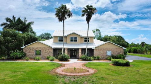 1302 Godwin Rd, Fort Pierce, FL 34945-4219