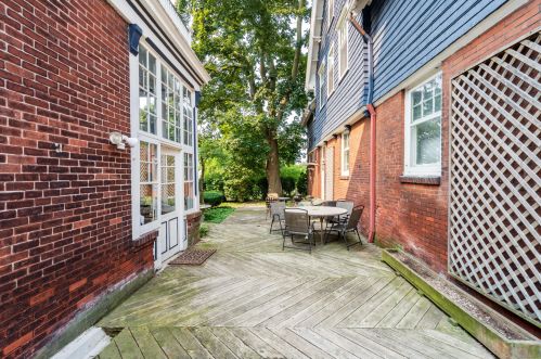 2359 Wahl Ave, Milwaukee WI 53211-3826 exterior