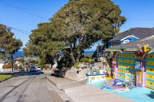 309 9th St, Del Monte Park CA  93950-3512 exterior