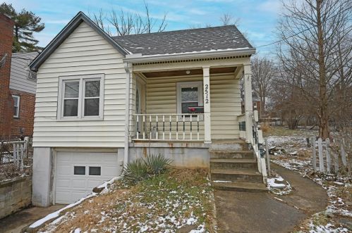 2512 Canterbury Ave, Cincinnati, OH 45237-4912