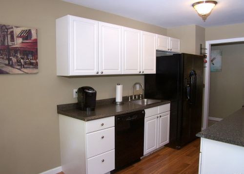 16 Avondale Dr, South Setauket NY  11720-2836 exterior