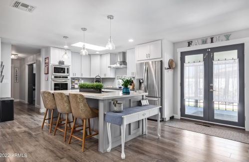 5026 Tierra Buena Ln, Glendale, AZ 85306-2611