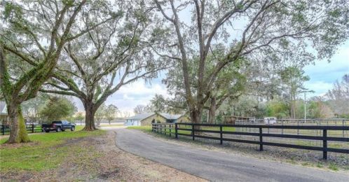 6339 Griffin Rd, Brooksville, FL 34601-7895