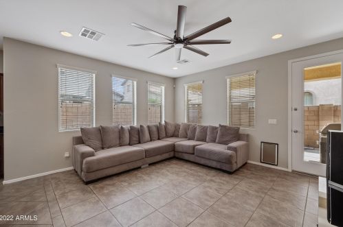 3272 Meadowview Dr, Gilbert AZ 85298-4001 exterior