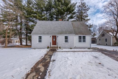 109 St, Auburn MA 01501-2748 exterior