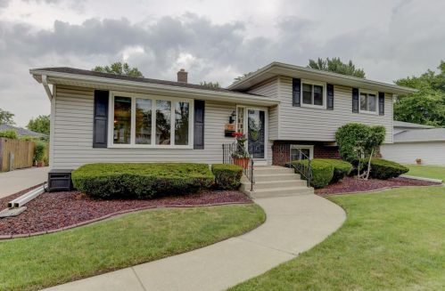 513 Cedar Ct, Hammond, IN 46321-2402