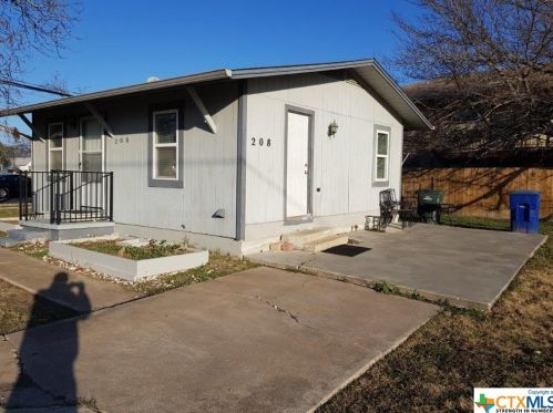208 7th St, Copperas Cove TX  76522-1652 exterior