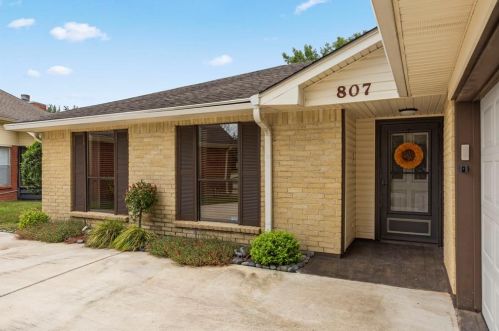 807 Thornwood Ct, Pearland, TX 77584-8042