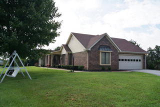 6095 Clay County Hwy, Celina TN  38551-6178 exterior