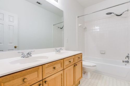 2614 Brighton Dr, Lewisville TX  75028-1463 exterior