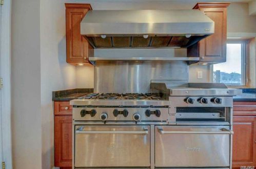 9951 Russell St, Jamaica NY  11414-3949 exterior