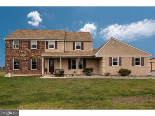 3191 Middle Creek Rd, Gilbertsville, PA 19525-9611