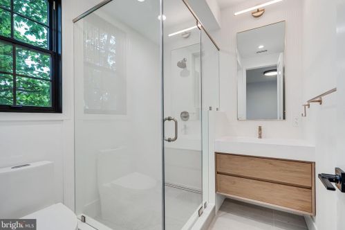 4915 Western Ave, Washington DC  20016-4319 exterior