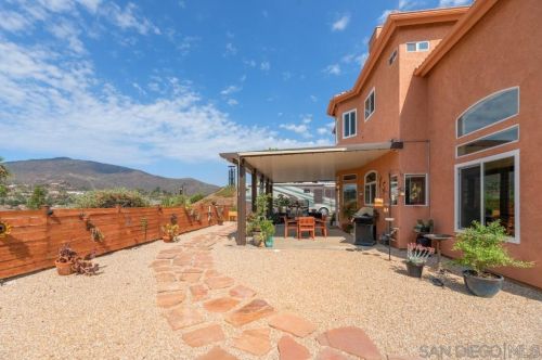 1497 Miss Elle Way, Alpine CA  91901-3981 exterior