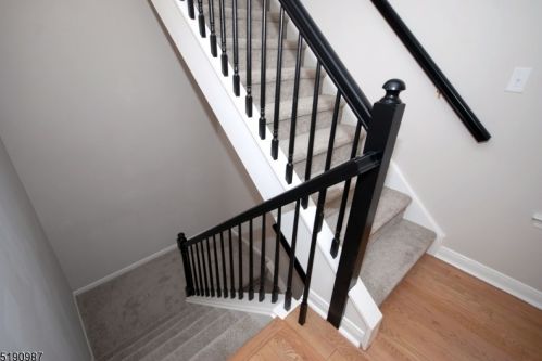 16 Springholm Dr, Berkeley Heights NJ  07922-2700 exterior