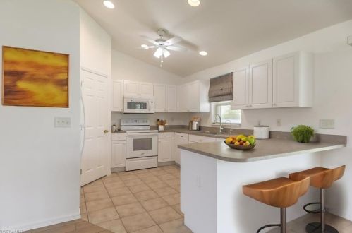 2822 10 Ter, Cape Coral FL  33993-5702 exterior