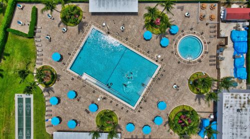 260 Saxony F, Delray Beach FL  33446-1838 exterior