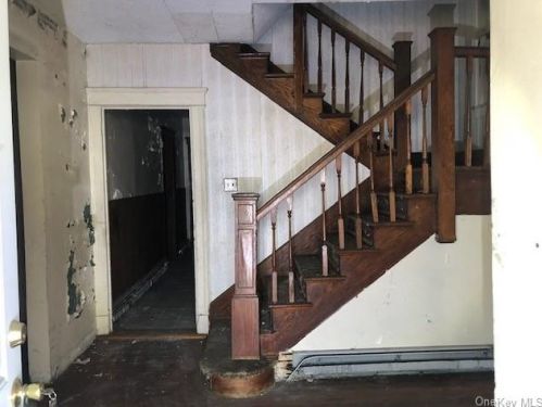 27 Woodside Ave, Elmsford, NY 10523-2812