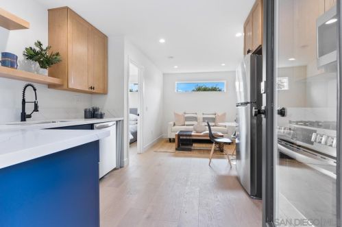 1533 Beryl St, San Diego CA  92109-2106 exterior