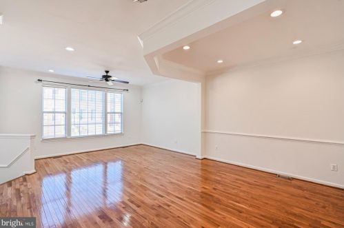 2617 Logan Wood Dr, Herndon VA 20171-4367 exterior