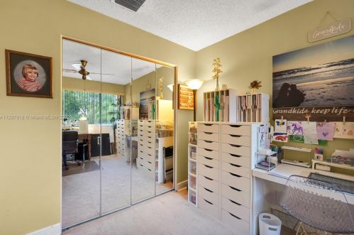 18126 61st Pl, Hialeah FL  33015-5601 exterior