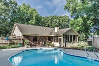 4832 Midas Rd, Pensacola, FL 32526-1145