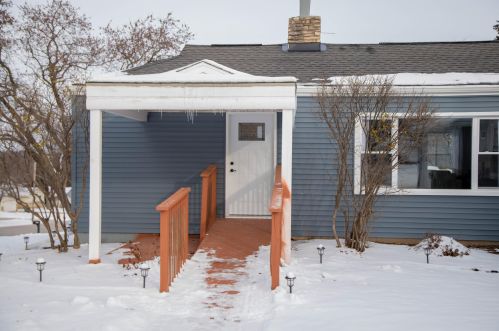 553 18th Ave, West Bend, WI 53095-3754