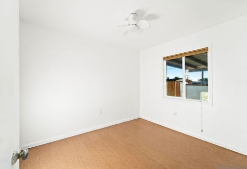 4220 Clairemont Dr, San Diego CA 92117-5536 exterior