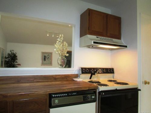 73 Hidden Ridge Dr, Monticello NY  12701-3083 exterior