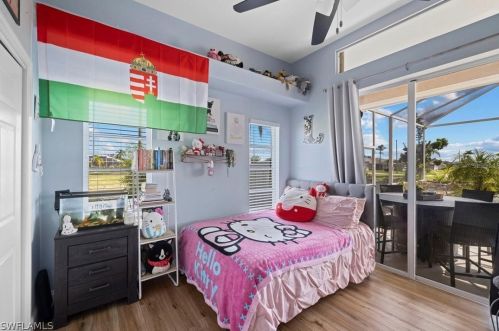 201 4th Pl, Cape Coral FL  33990-1042 exterior