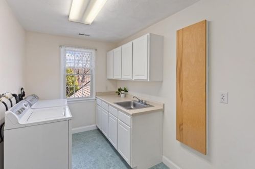 8 Logan Dr, Lincoln RI  02865-1349 exterior