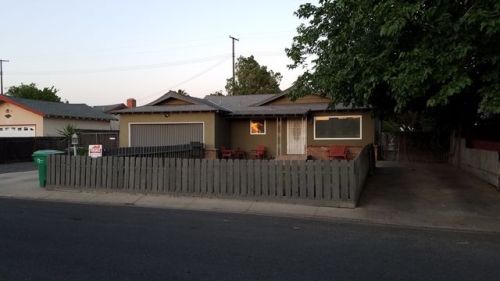 480 Belmont St, Porterville, CA 93257-1850