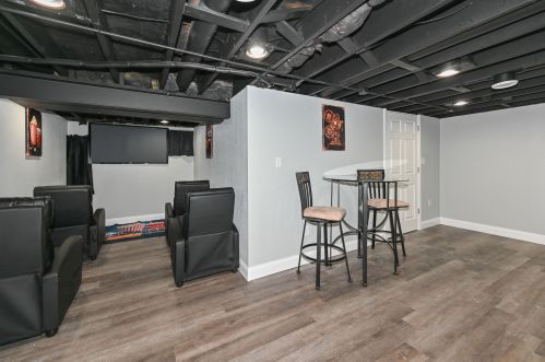 8110 Green Tree Rd, Milwaukee WI  53223-4928 exterior