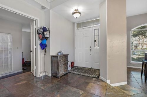 302 Pecos Trl, Irving TX 75063-4543 exterior