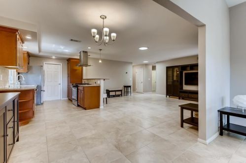 757 Honeydew Ln, Vista CA  92084-3115 exterior