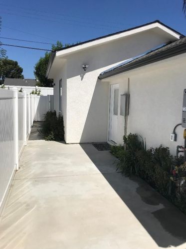 7650 Amestoy Ave, Van Nuys CA  91406-2109 exterior