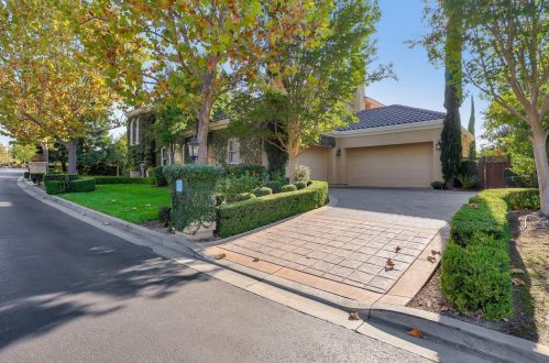 5902 Country Club Pkwy, San Jose CA  95138-2301 exterior