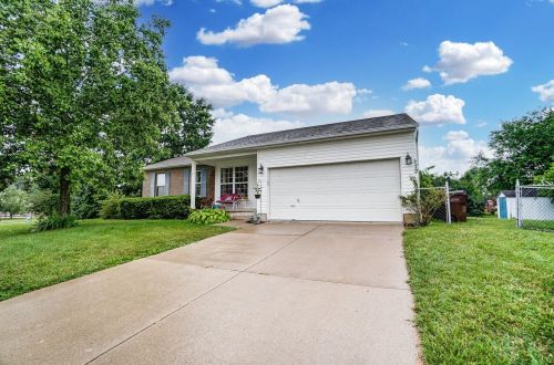 72 Hummingbird Way, Amelia, OH 45102-1673