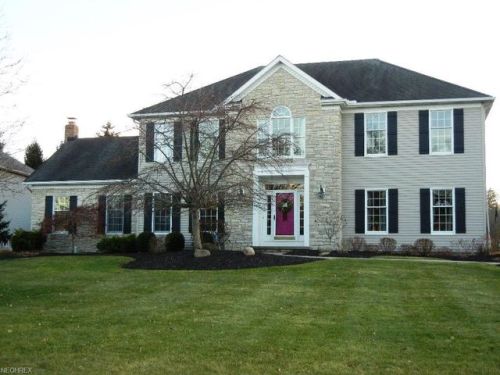 6990 Crystal Creek Dr, Cleveland, OH 44141-2174