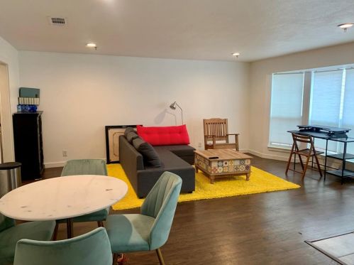 3100 Cole Ave, Dallas, TX 75204-1139