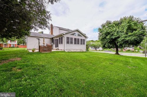 626 Worchester St, Herndon VA  20170-3139 exterior